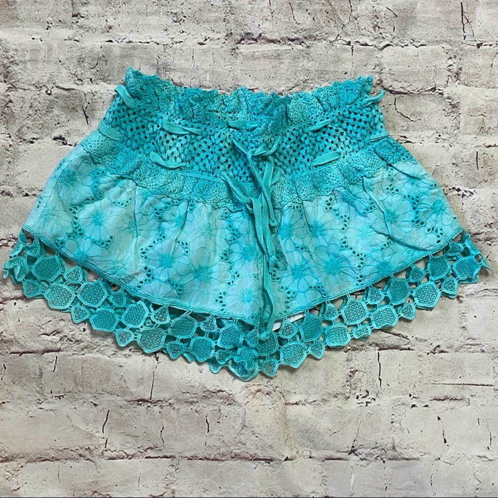 Vintage Havana lace macramé shorts
